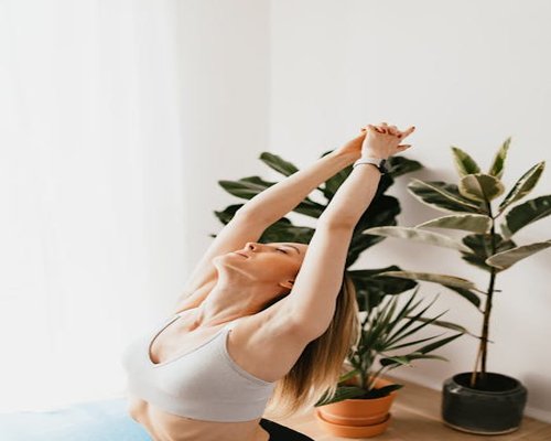 Gentle stretching of the arms upwards